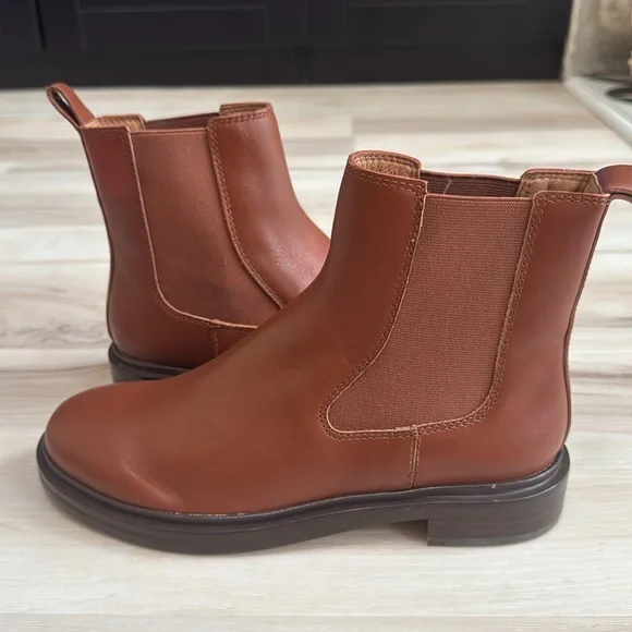 Madewell Chelsea Boots - Picture 2 of 8